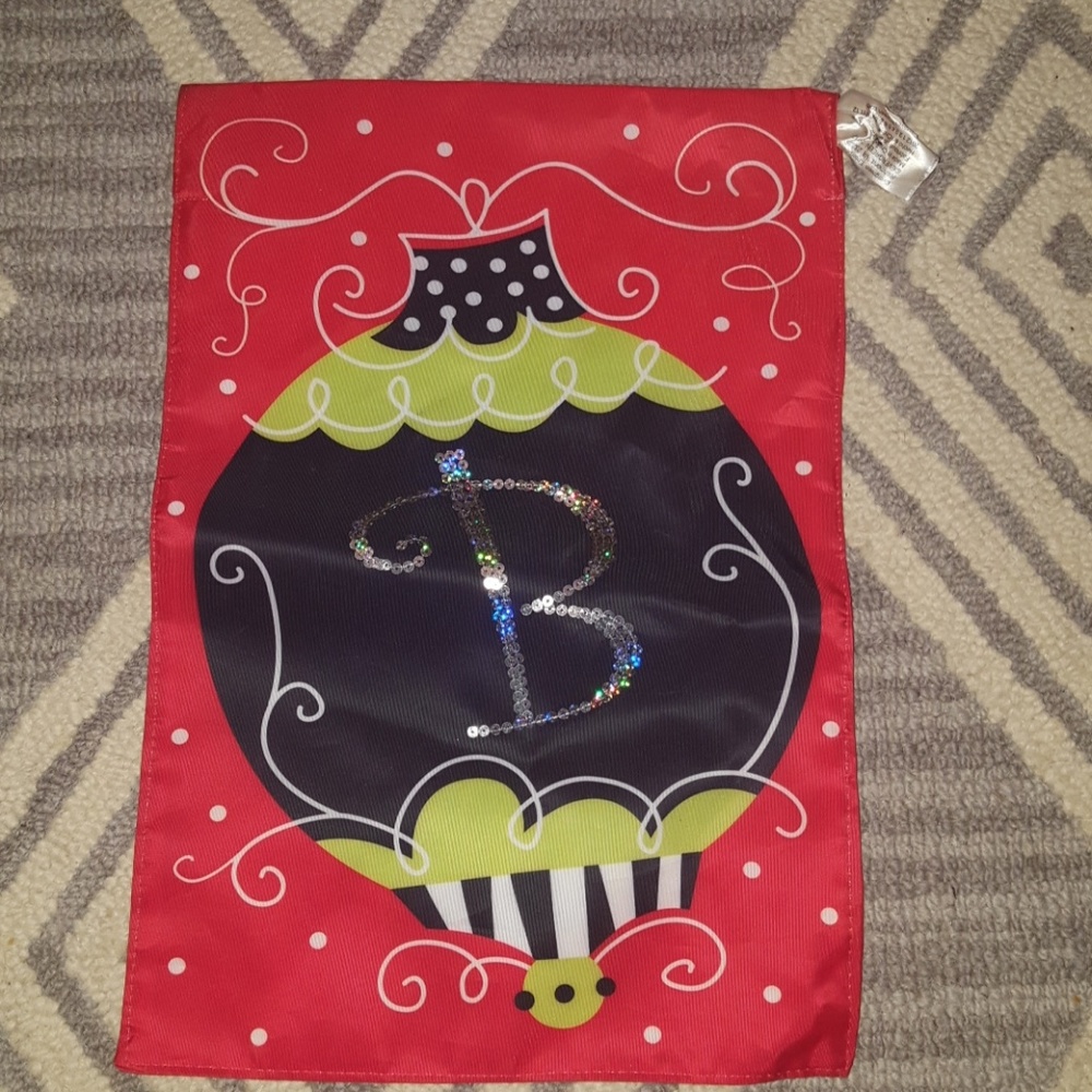 B Christmas garden flag